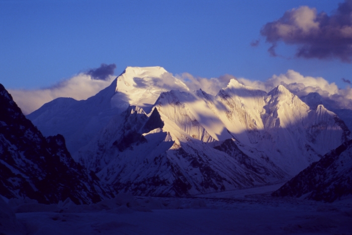 Čogolisa (7665 m)